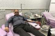 کارکنان دامپزشکی بم به مناسبت ۴۴ سالگرد پیروزی انقلاب اسلامی به بیماران نیازمند خون اهدا کردند