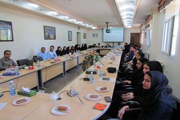  جلسه توجیهی ویژه مسئولین فنی کشتارگاههای دام و طیور استان برگزار شده در محل سالن جلسات اداره کل دام