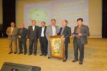 گزارش تصویری: برگزاری مراسم گرامیداشت روز ملی دامپزشکی در محل تالار وحدت دانشگاه باهنر