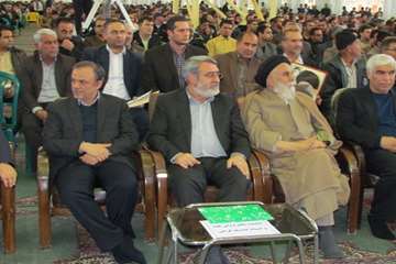 گزارش تصویری: برگزاری مراسم 12 بهمن و شرکت همکاران اداره کل دامپزشکی در مراسم برگزار شده در محل مصلی