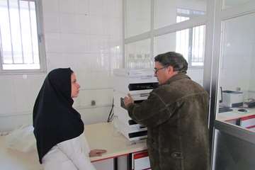 گزارش تصویری : بازدید دکتر زرابی و دکتر نامداری معاونت غذا و دارو دانشگاه علوم پزشکی از آزمایشگاه سم