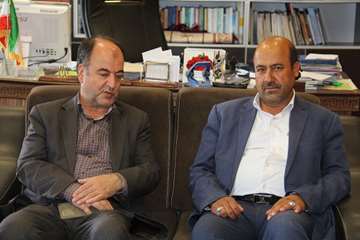 گزارش تصویری : دیدار مدیر کل و مسئول روابط عمومی اداره کل  دامپزشکی استان کرمان با فرماندار شهرستان 