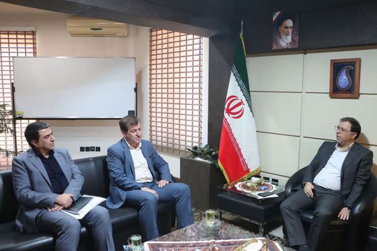 دیدار معاون بهداشتی و پیشگیری و مدیر کل دفتر بهداشت و مدیریت بیماری های دامی سازمان دامپزشکی کشور با ریاست سازمان مدیریت و برنامه ریزی استان کرمان