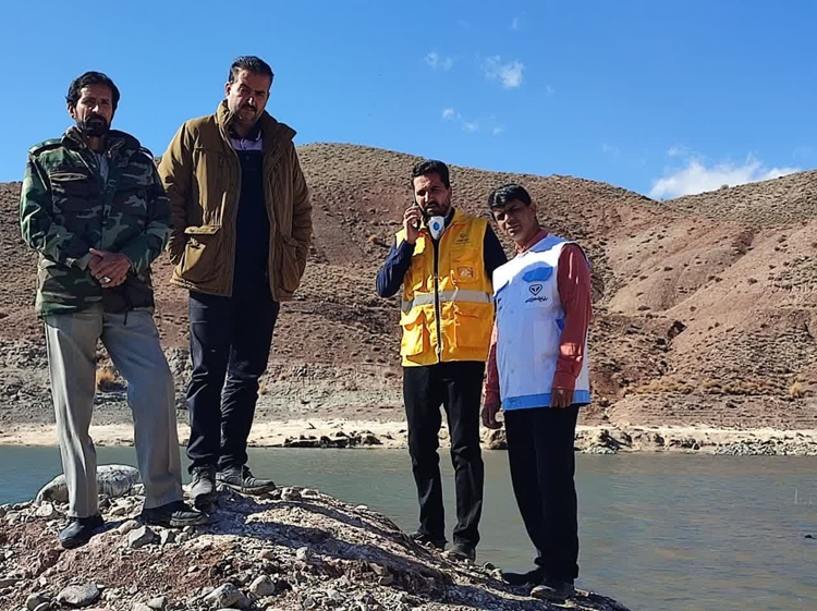  بازدید مشترک کارشناس اداره دامپزشکی و اداره حفاظت محیط زیست از سد شهیدان امیر تیموری شهرستان رابر 